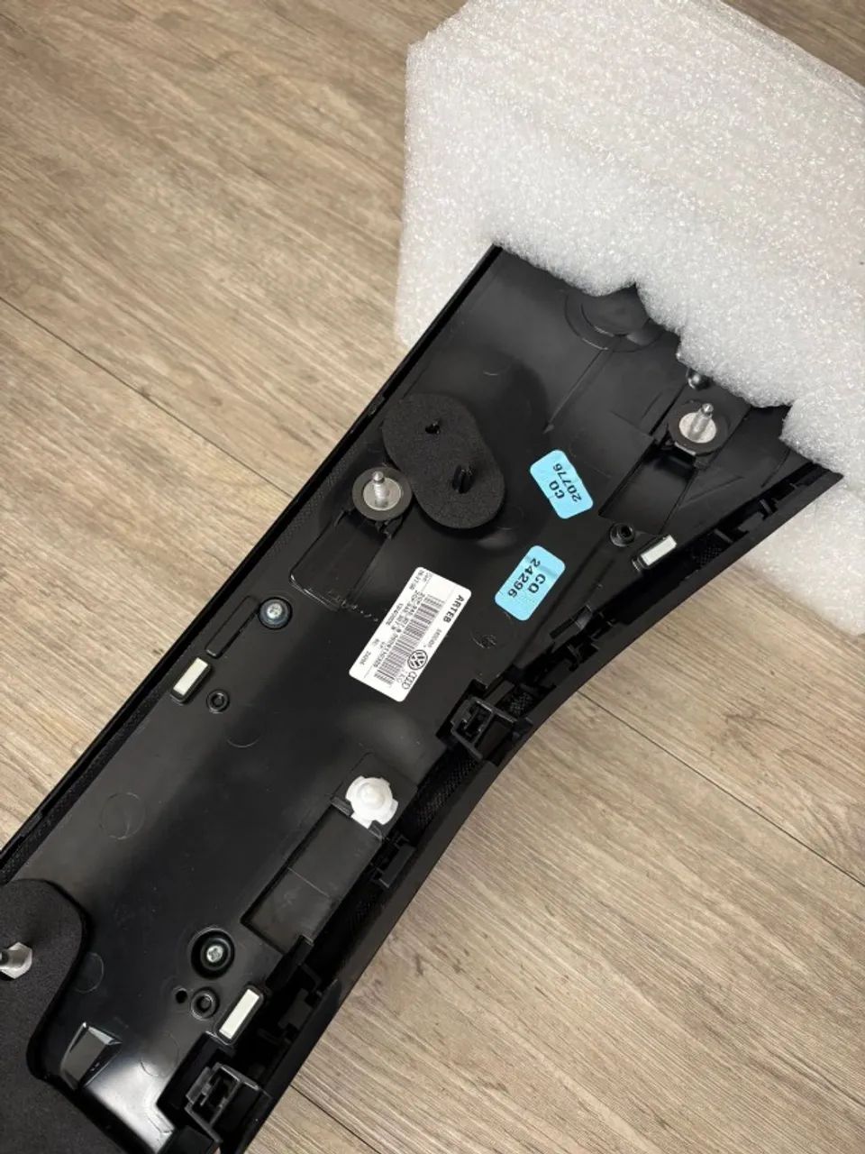 ブラック ツィーター 08692-47020 Lanterna Central Traseira Original VW T-Cross Sense 2026 - Código