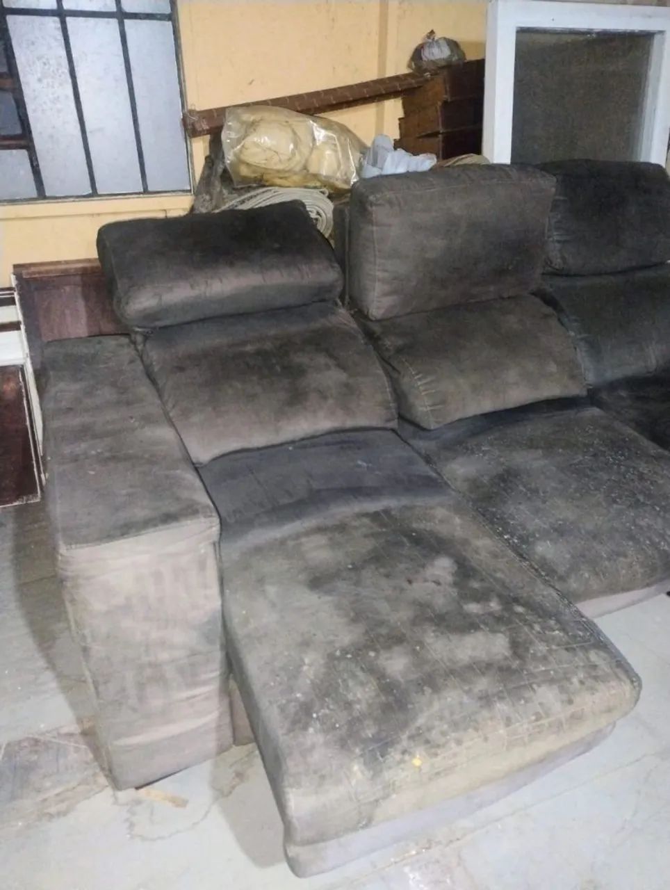 Sofá Estofado Modular 3 Lugares Cinza Escuro Grafite Ótimo Estado - Foto 2