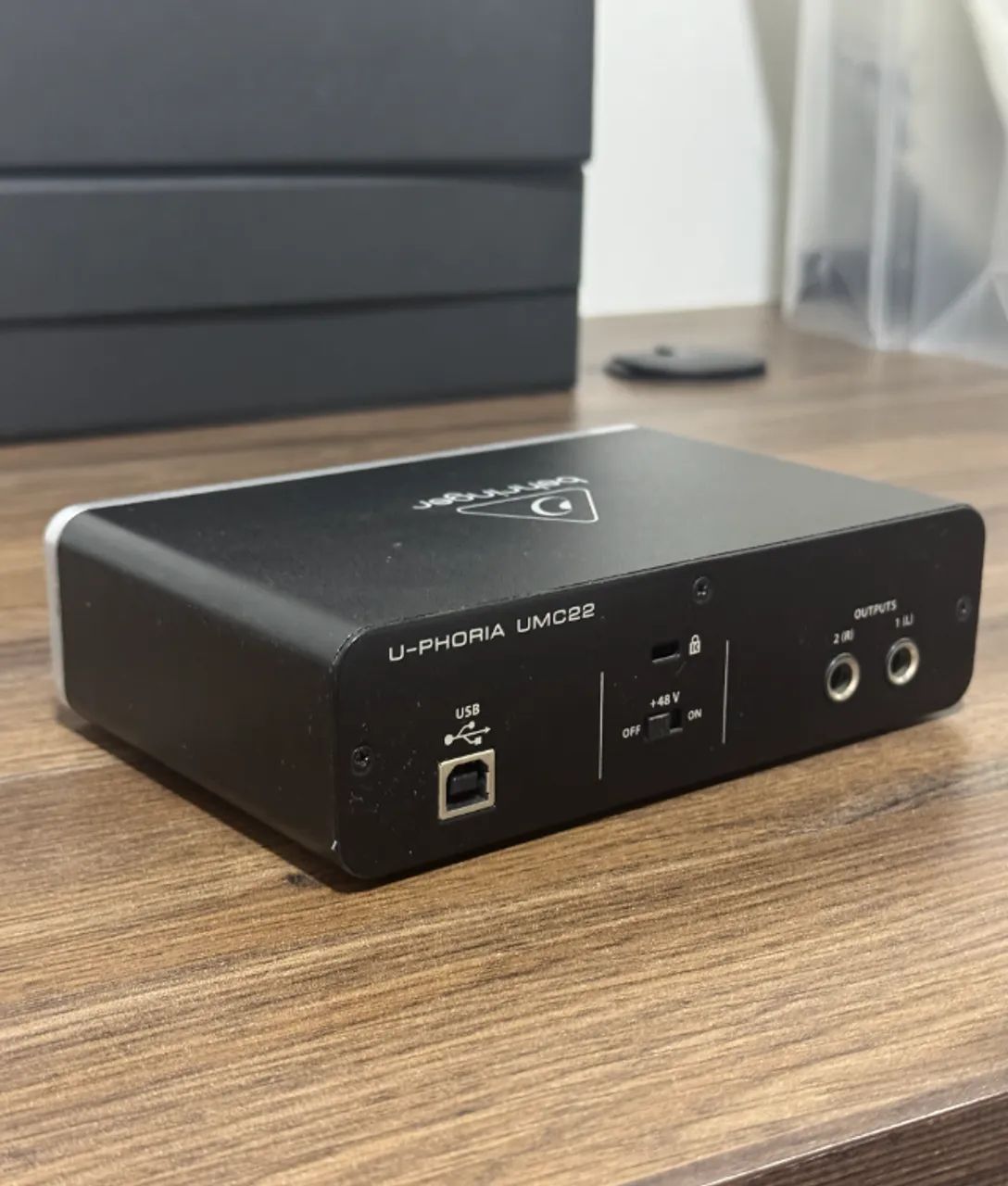 Interface De Áudio Behringer U-phoria Umc22 Midas Usb