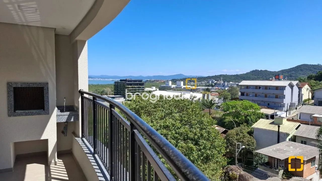 Apartamento 3 Dormitórios com Suíte - Condomínio Clube no Bairro Monte Verde