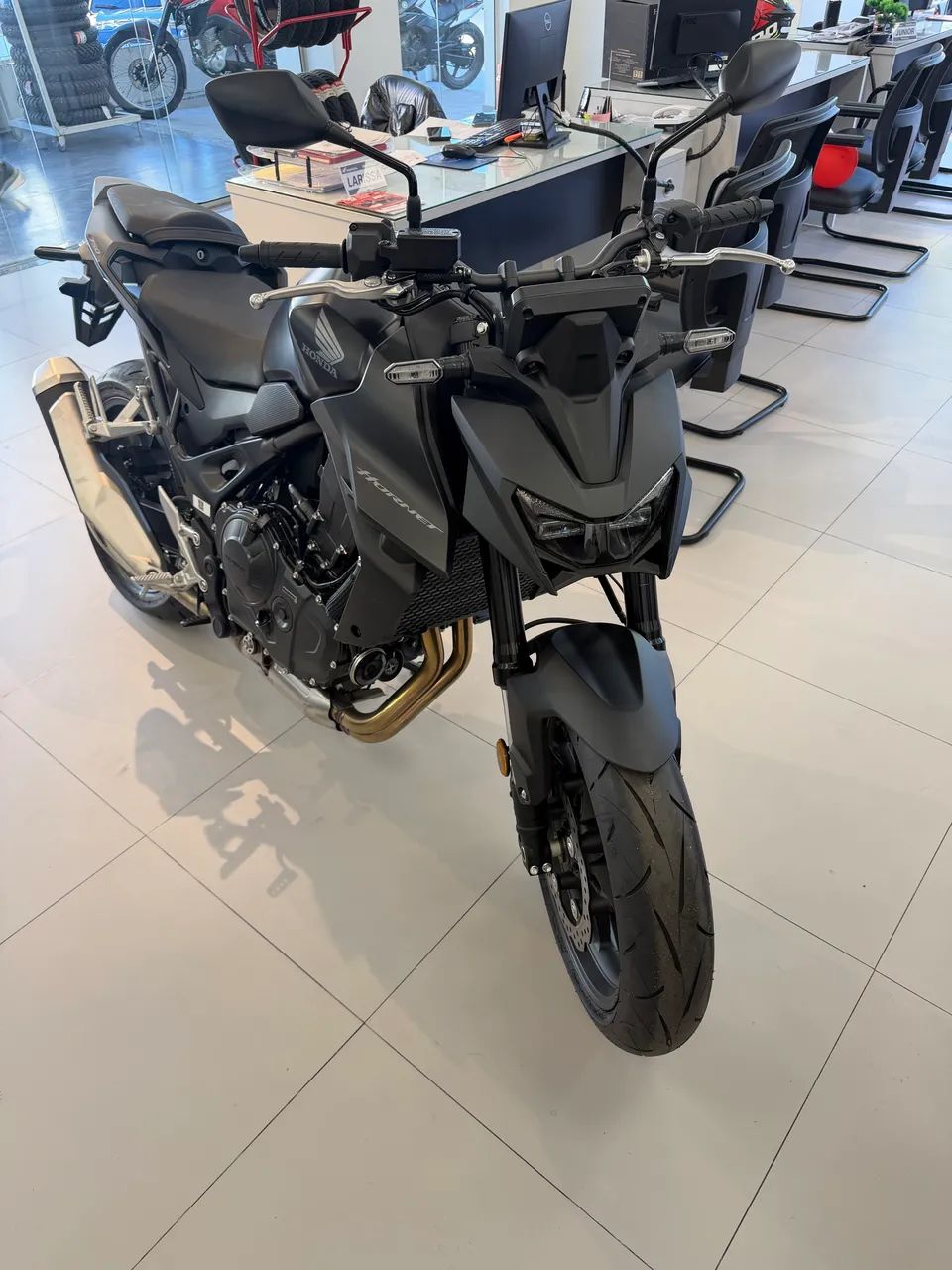 Hornet 750 - Foto 2