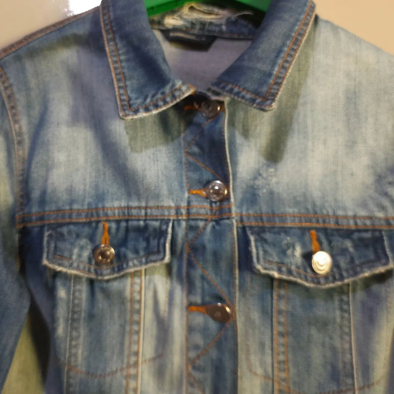 Jaqueta jeans  destroyed azul lavado - Foto 2