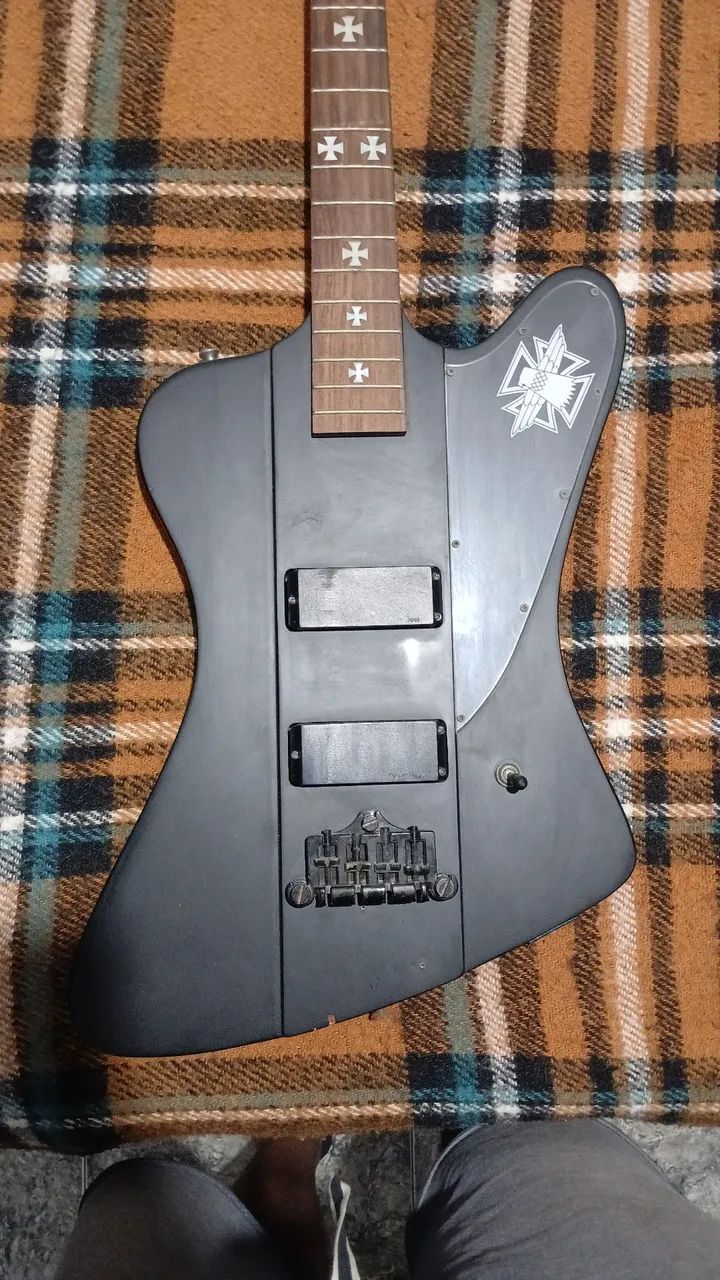 Baixo Epiphone Thunderbird Nick Sixx Signature 