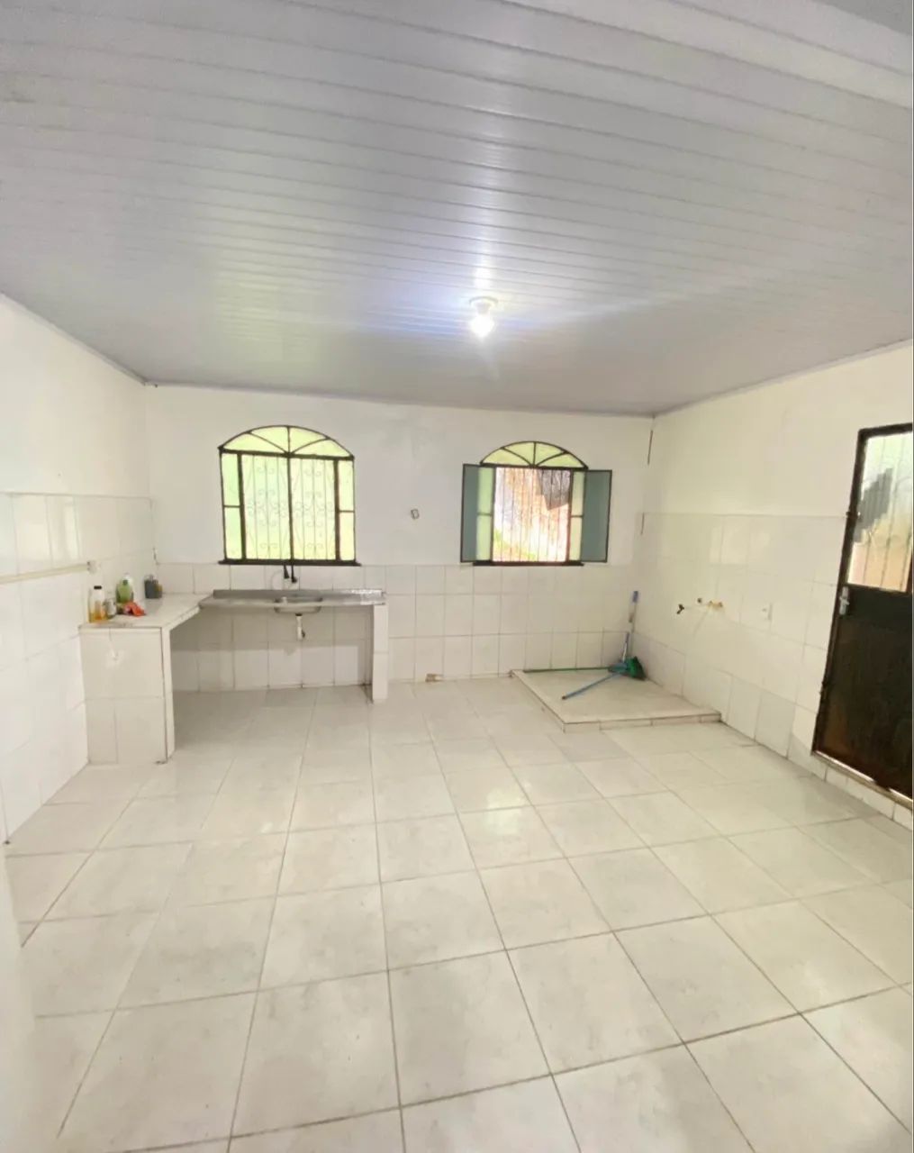 %Vendo casa no Tapanã com terreno grande  - Foto 2
