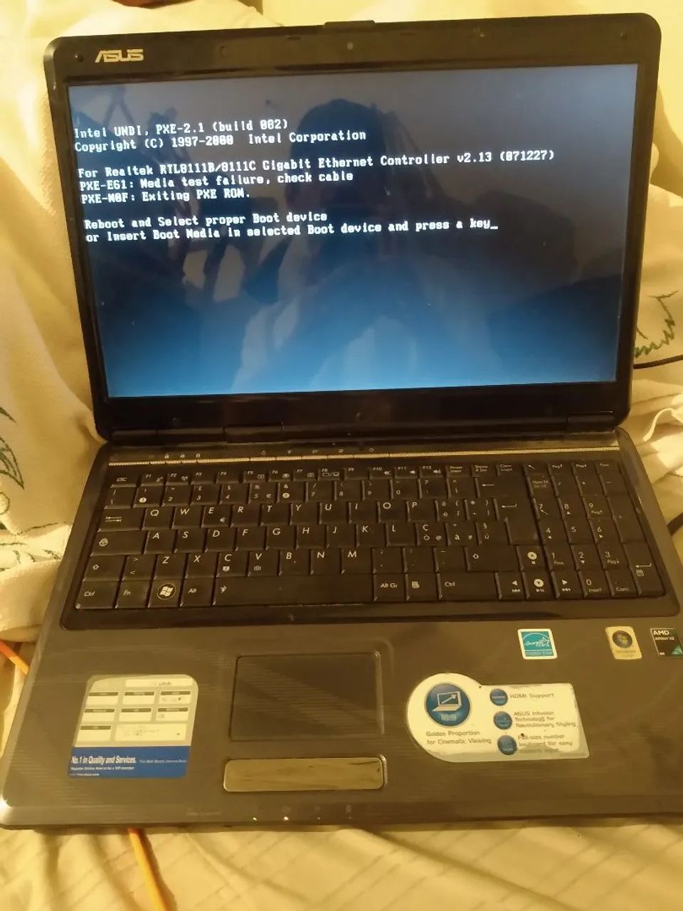 Notebook ASUS antigo sem o HD troco por celular funcionando 