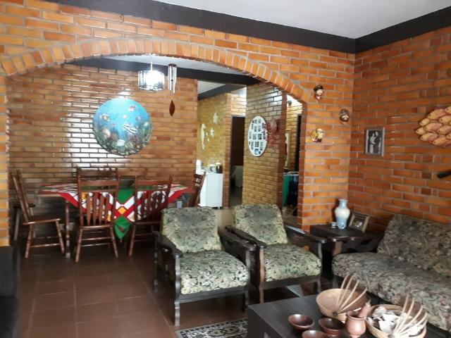 Casa para temporada a 80 metros da praia de Itaguaçu, em Santa Catarina - Foto 4