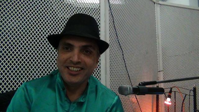 Cantor Italiano - Festa terceira idade - Reveillon Telão Iluminação - - Foto 3