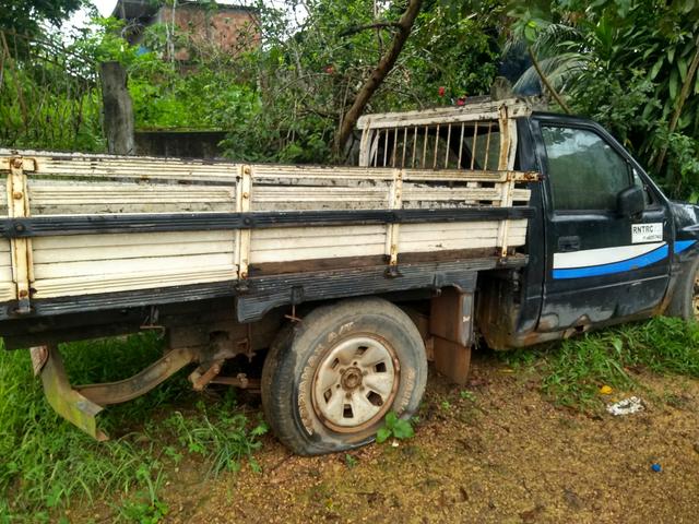 Vendo carro para retirar peças mas informações e fotos no WhatsApp