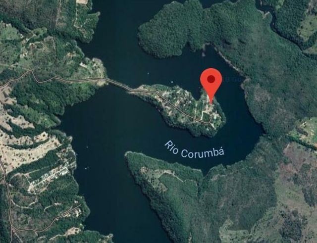 Chácara as margens do Corumbá nas Mansões Ilha Bela, apenas 70 mil