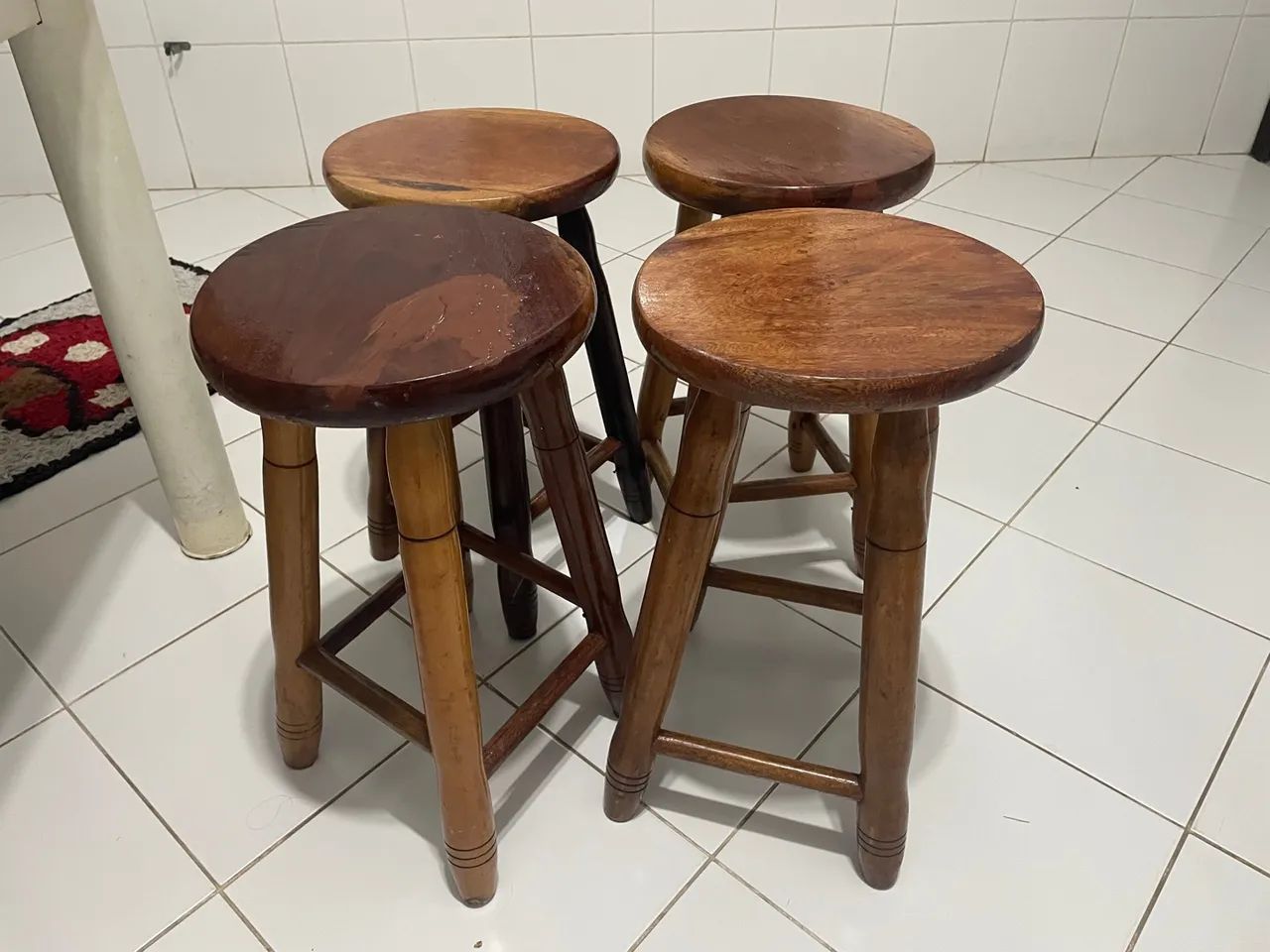 Jogo de Banquinhos de madeira