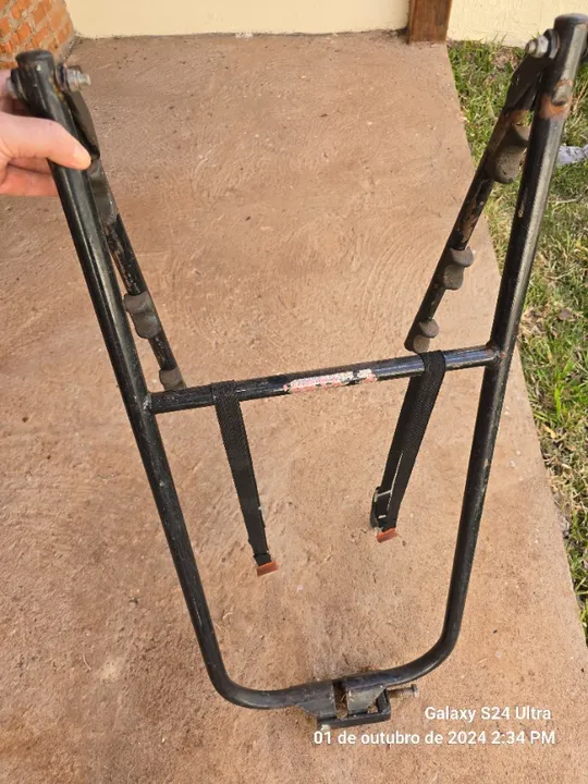 Suporte de bicicleta para engate carretinha