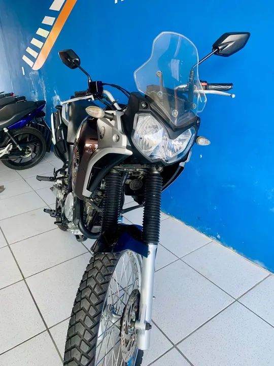 VENDO MOTO TENERE 250 2018/2019