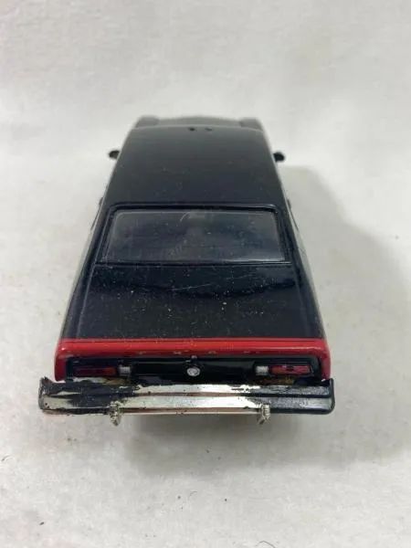 Miniatura Ford Maverick 1974 Motor Max 1/24 - Foto 3