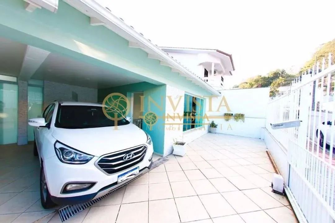 Casa com 2 quartos à venda, próxima à UFSC com 2 vagas - Saco dos Limões, em Florianópolis