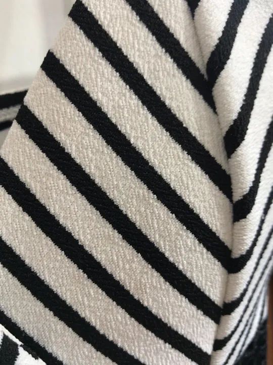 Vestido listrado preto e branco - Foto 5