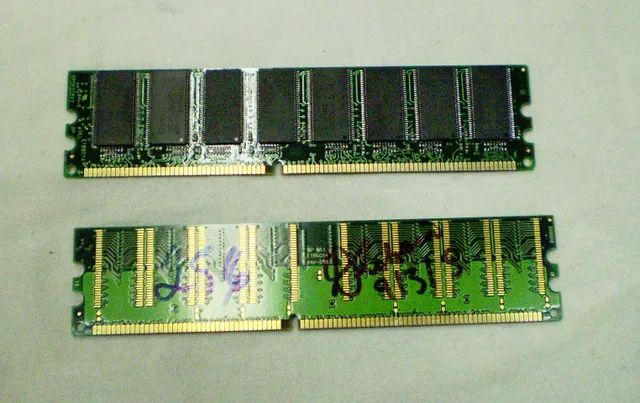 Duas memórias antigas para PC.- Cód. 544 - - Foto 2