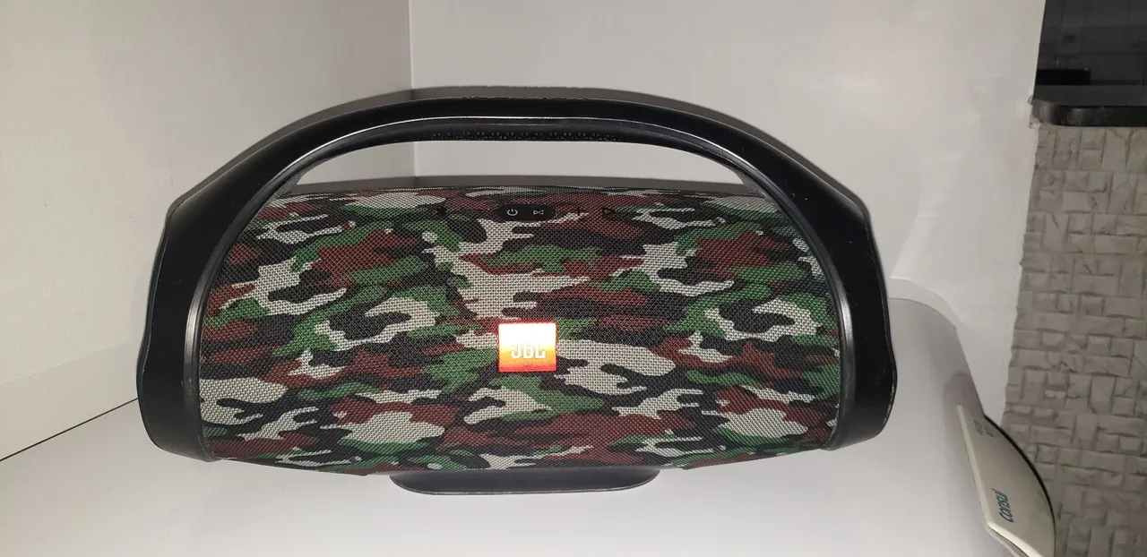 JBL BOOMBOX 1 COM A PLACA MAE QUEIMADA