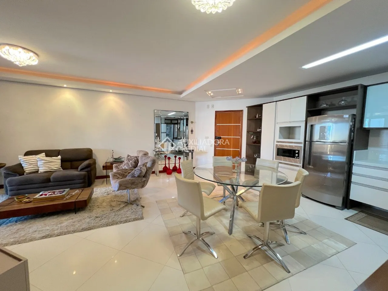 Apartamento Alto Padrão com 4 Dormitórios e 130,36 m² - Beiramar, Florianópolis