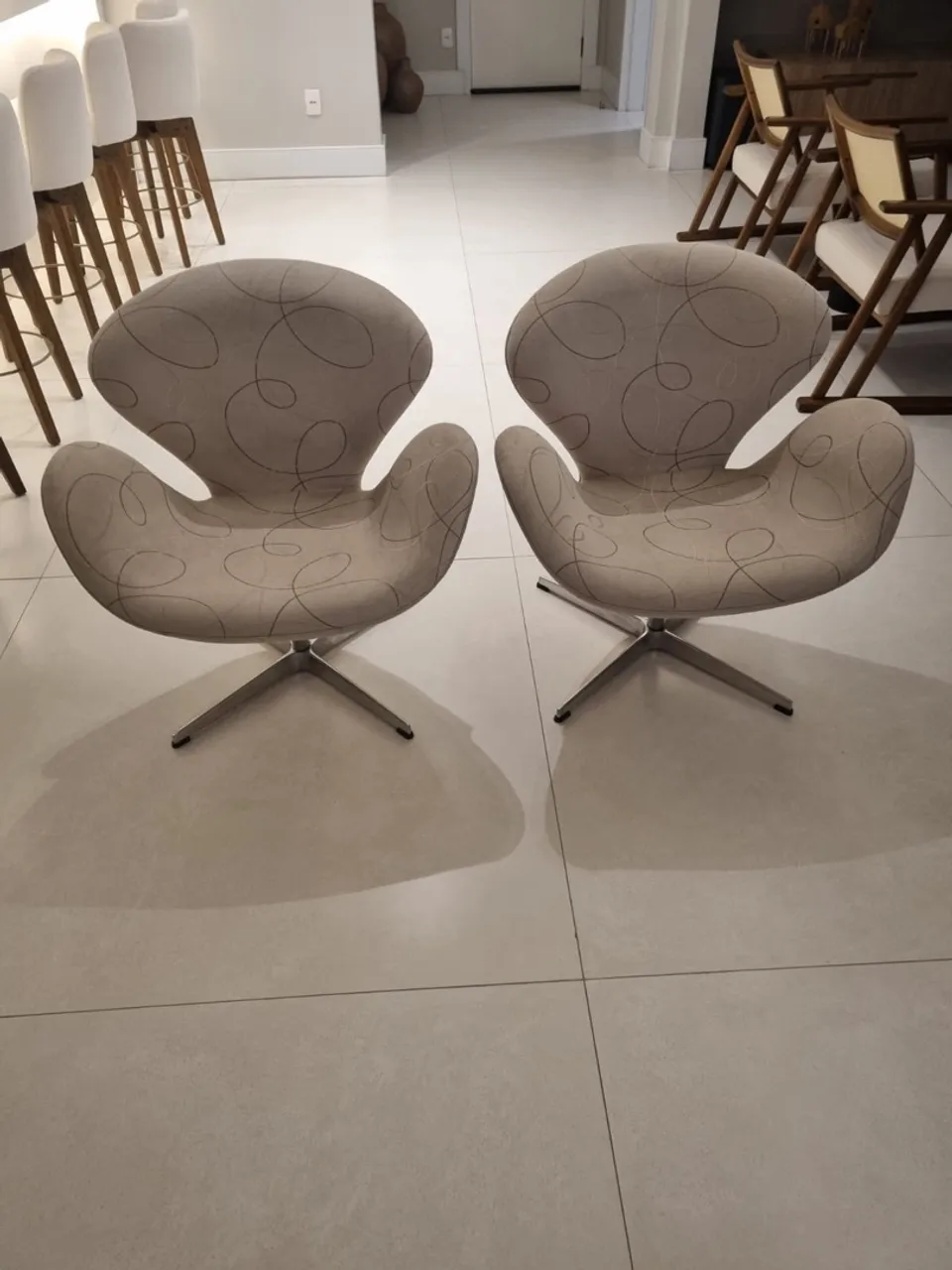 cadeira moderna swan tulipa