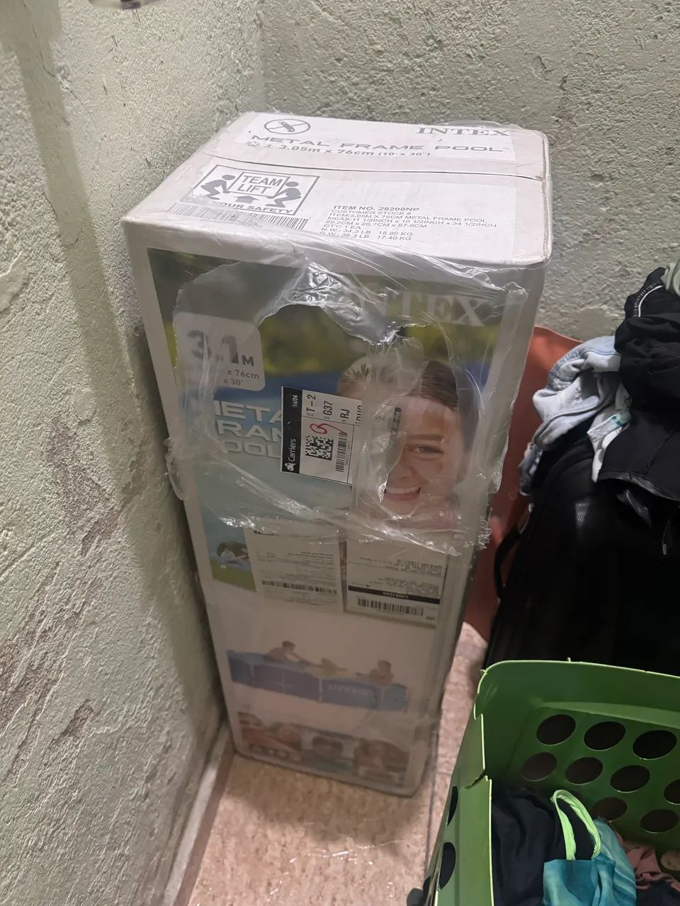 Piscina lacrada de 4675 ml 