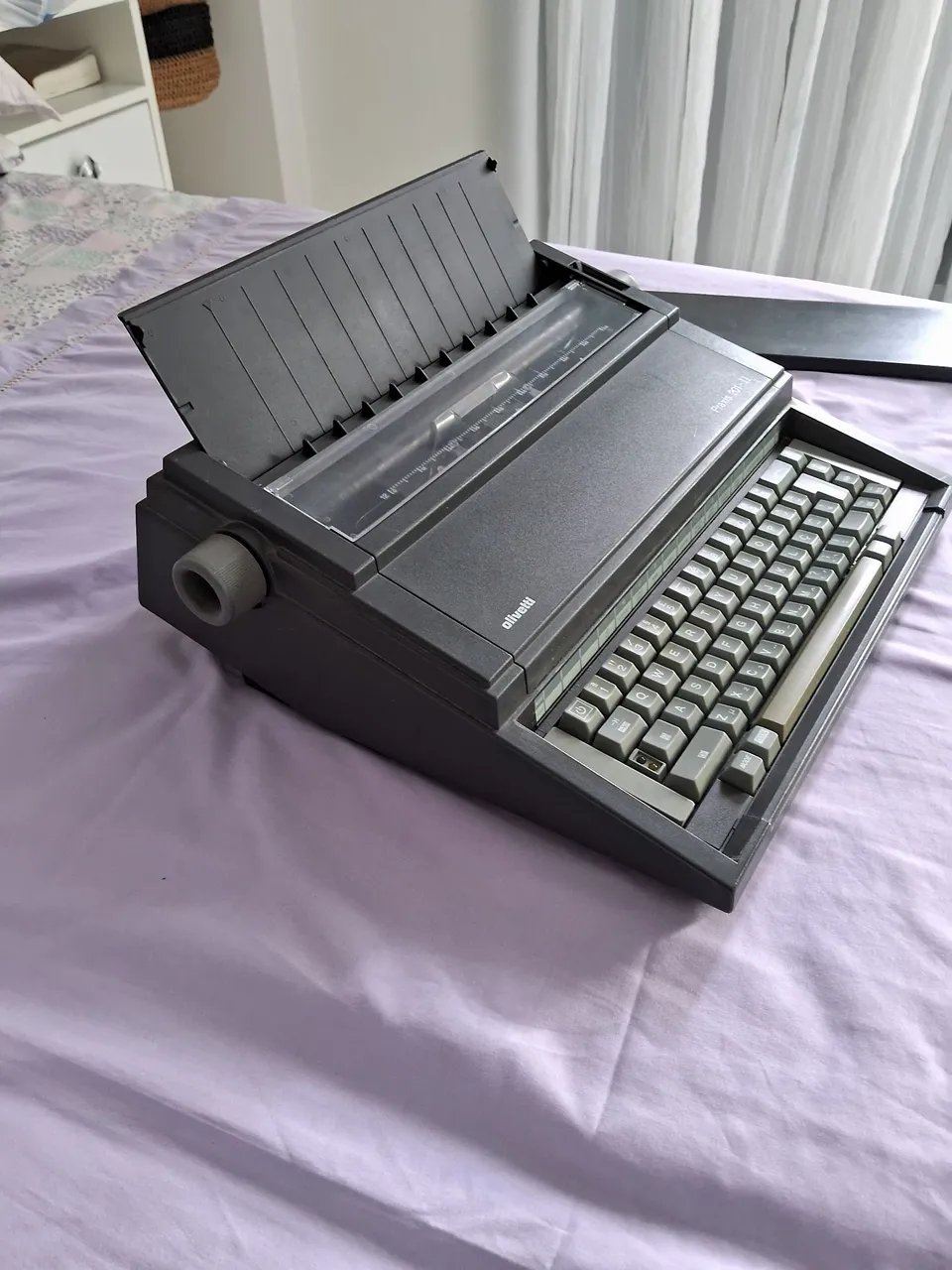 Máquina de escrever Olivetti Praxis 35 Olivetti