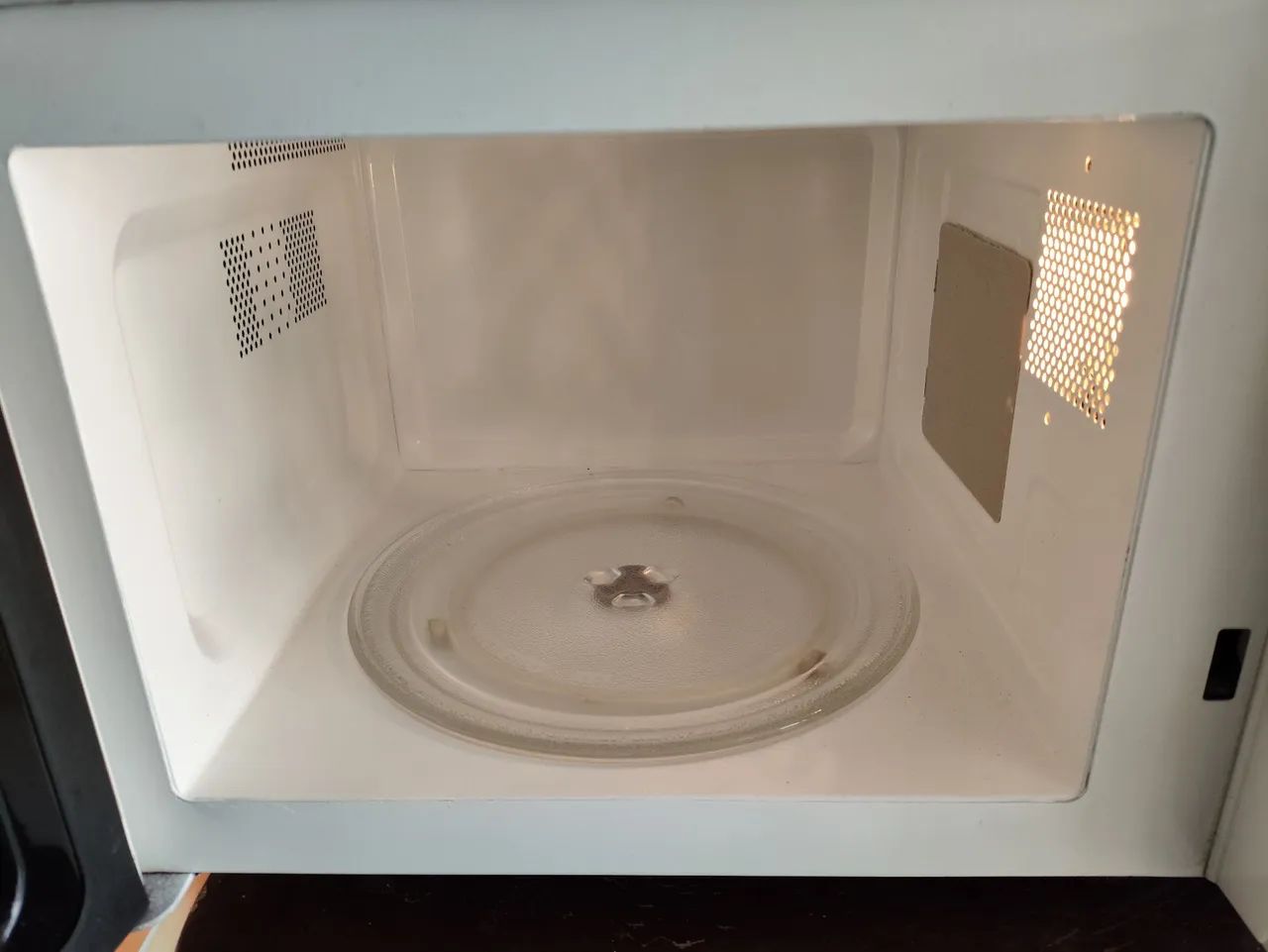 Microondas Electrolux,17 lts,110 volts, entrego e dou garantia  - Foto 3