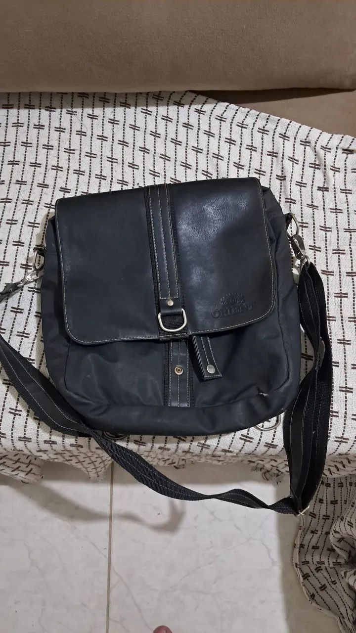 Bolsa de Ombro Orient Preta