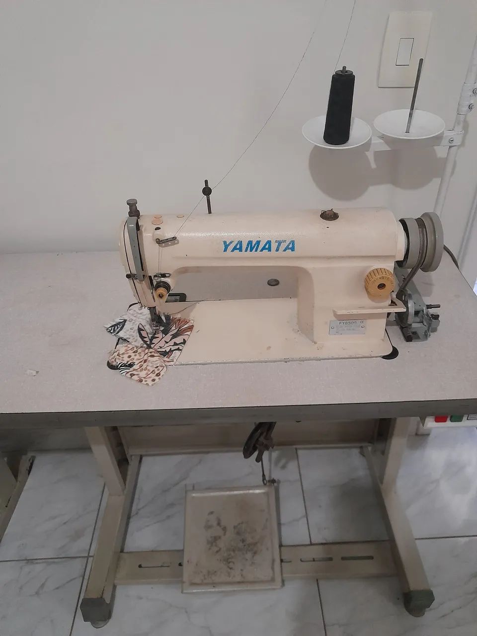 Máquina de costura reta 