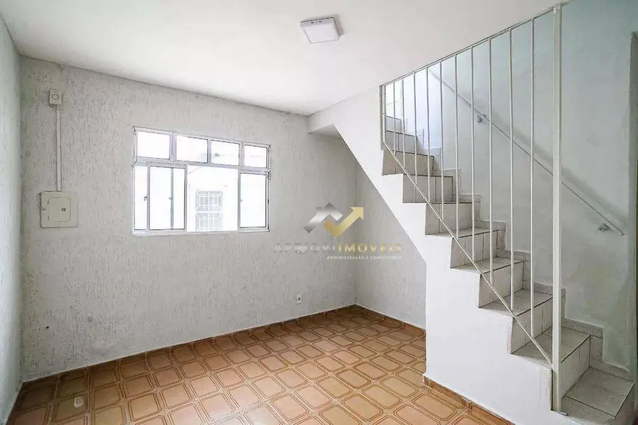 Sobrado com 2 quartos para alugar, 90 m² por R$ 2.050/mês - Vila Palmares - Santo André/SP