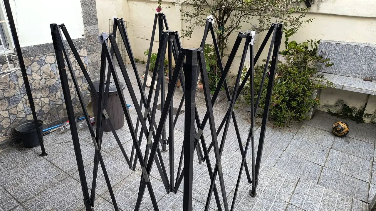 Estrutura Tenda Gazebo 3mx3m  PRATICAMENTE NOVA - Foto 2
