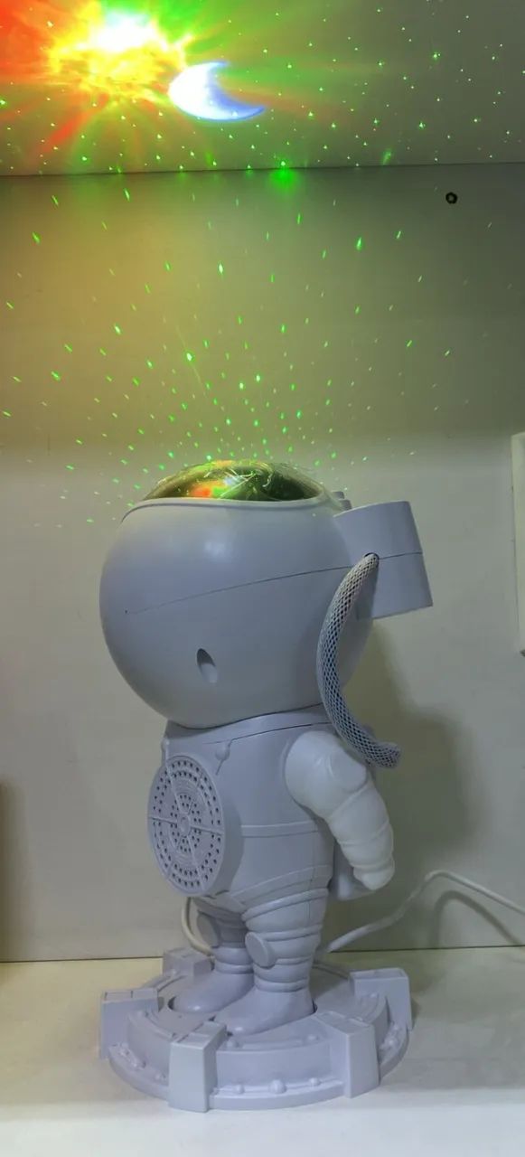 Projetor Astronauta Luzes Led Estrelas E Lua Com Controle Som - Loja Coimbra Computadores  - Foto 6
