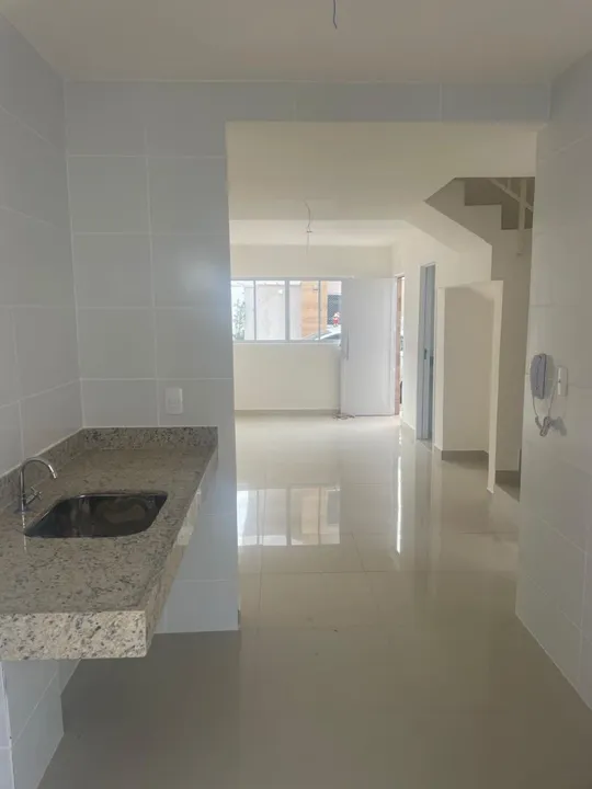 Ell- Casa com 3 Quartos, sendo 2 suítes no Bairro Morros.