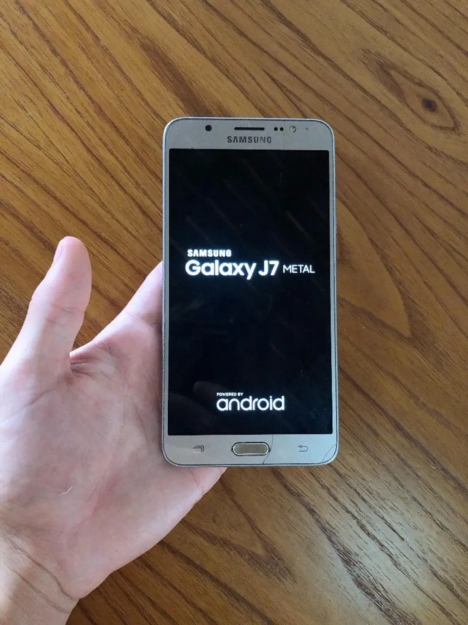 Galaxy J7 Metal todo bom