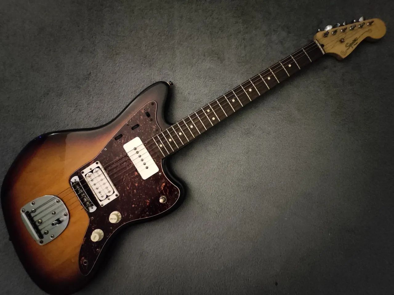 Guitarra Fender Squier Jazzmaster - Instrumentos musicais - Tijuca