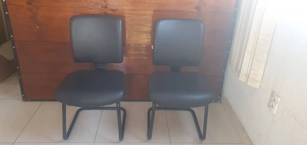 Par de Cadeiras de Escritório Preta