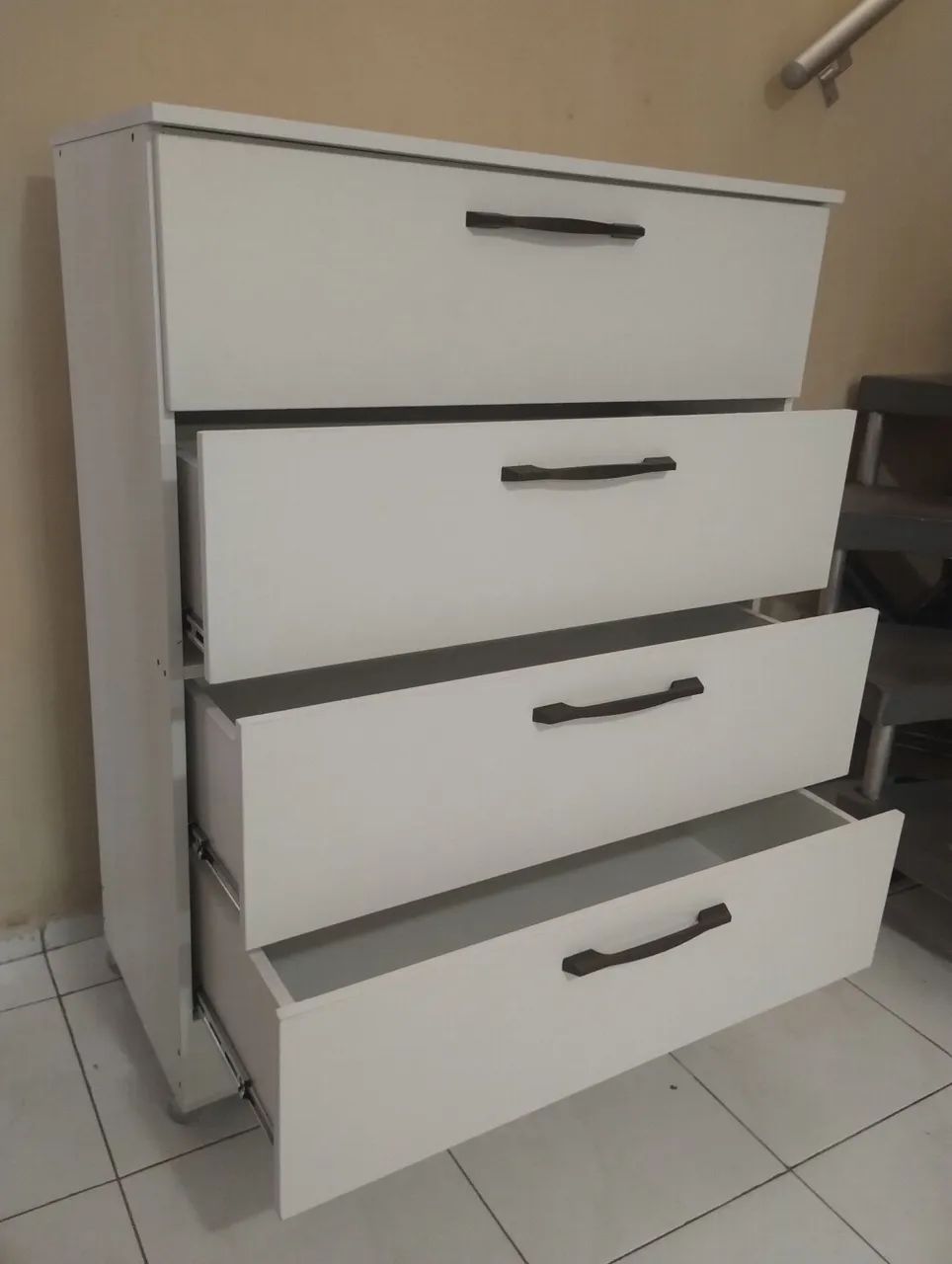 Gaveteiro Branco com 4 Gavetas - Foto 3