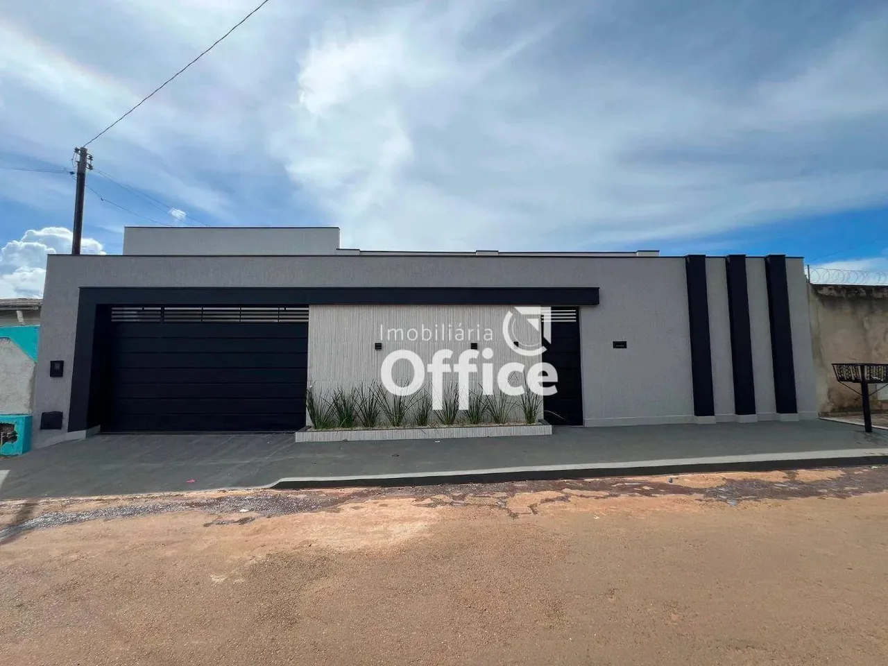 Casa com 3 quartos, sala , cozinha grande com ilha .à venda, 170 m² por R$ 630.000 - Jardi