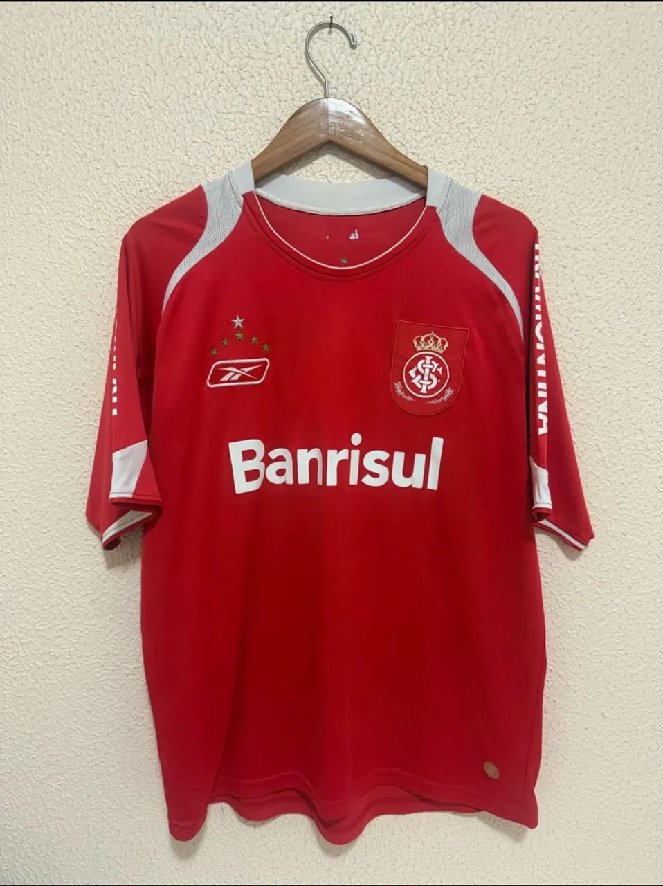 Camisa de Time Internacional - Reebok - Roupas Esportivas