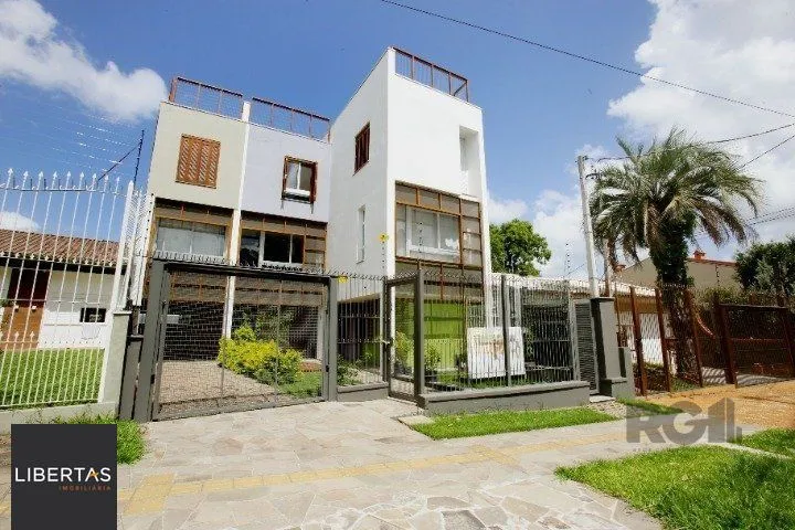 Sobrado em Jardim Sabará