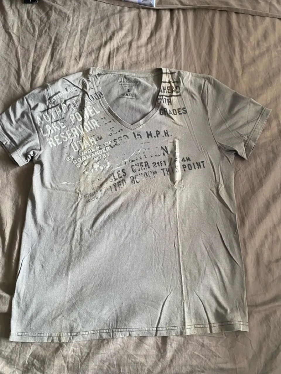 NOVO! COM ETIQUETA! Camiseta Calvin Klein Cinza - Foto 4