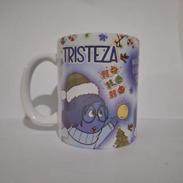 Caneca personalizada Divertidamente Tristeza - Feliz Natal