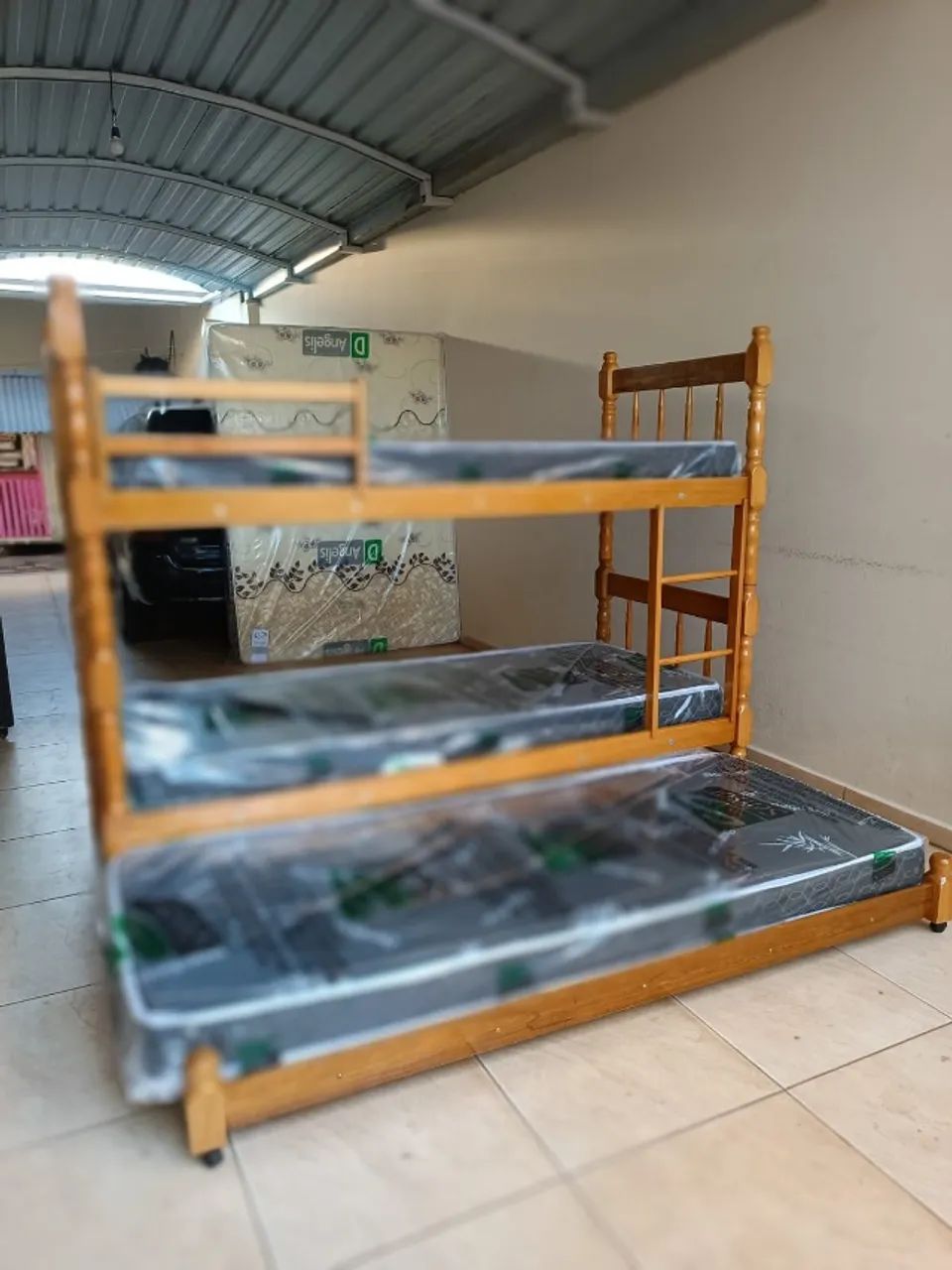 Camas Triliche de Madeira Maciça Torneada Nova, Entrego  - Foto 2