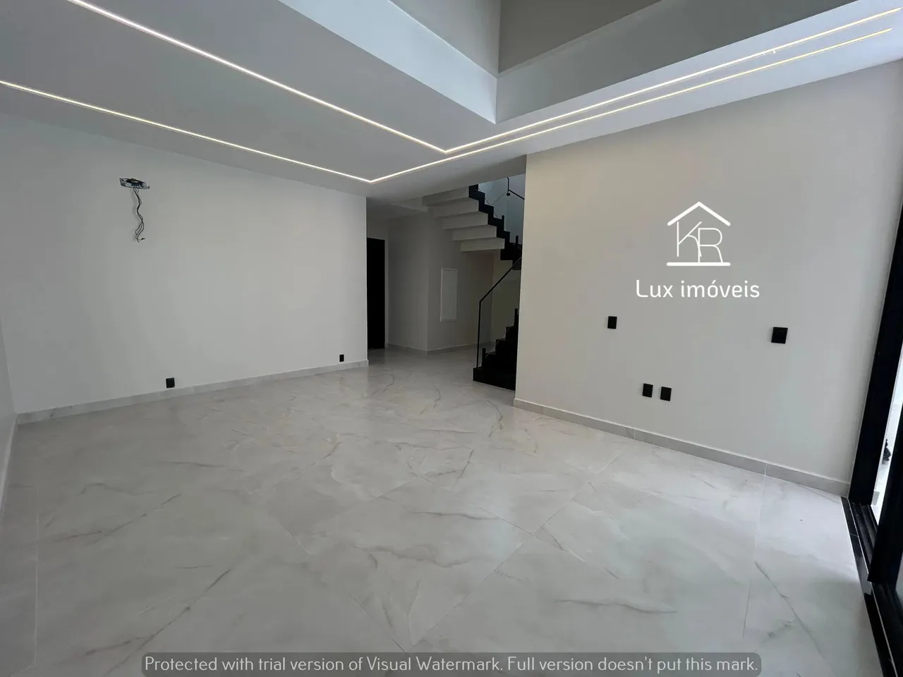 Estoril / 250m² / 4 quartos, sendo 3 suítes / área gourmet / piscina / energia solar