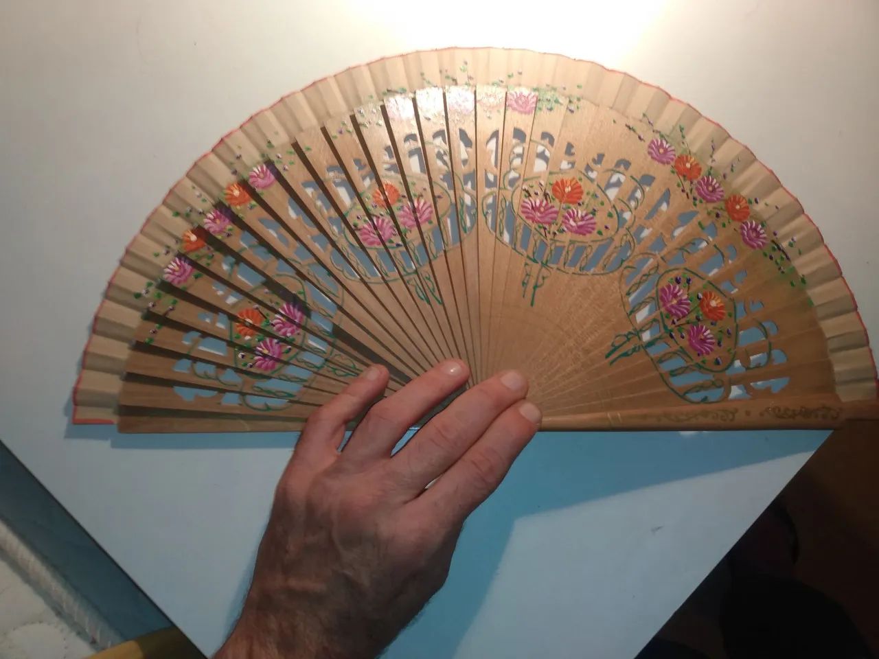 Leque pintado a mão. - Foto 3