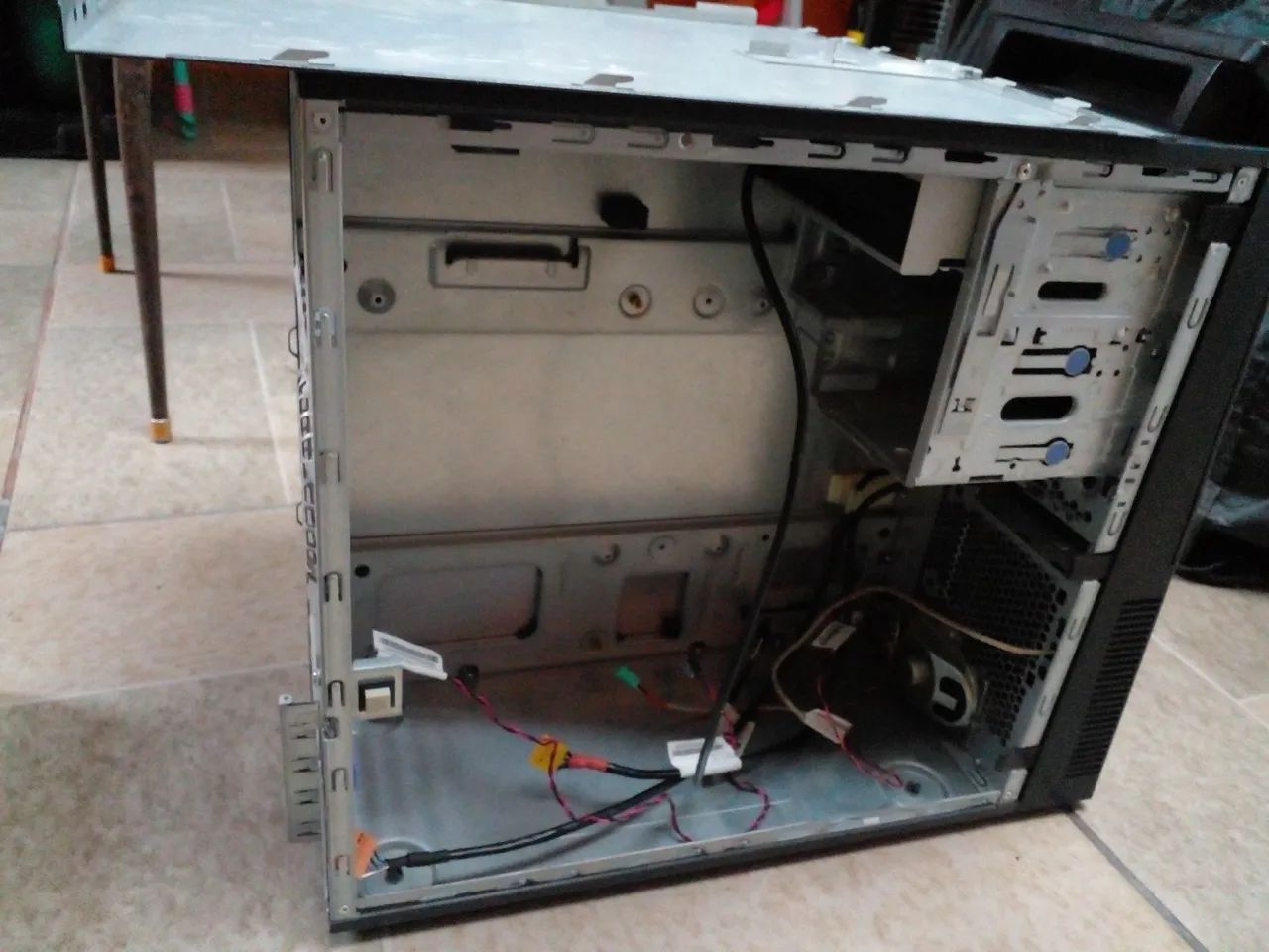 Gabinete Lenovo  - Foto 3