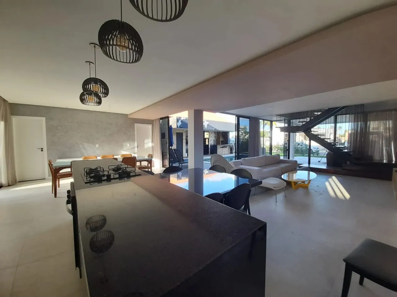 Casa alto padrão 330m² 4 suítes, moderna Condomínio Ilha da Lagoa com pier