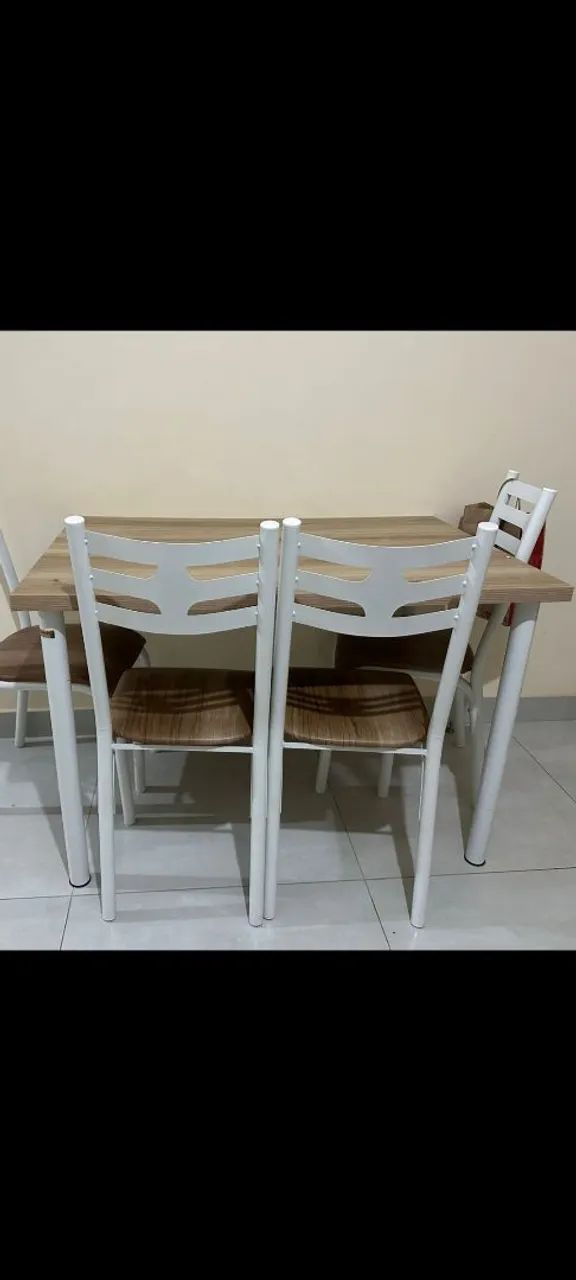 Mesa com 4 cadeiras 64961597894147120