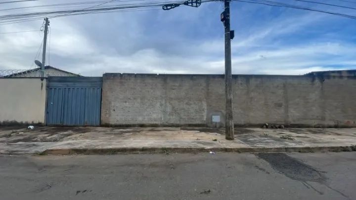Lote 654,43m² (Asfalto, Agua e Esgoto) Jardim Helvecia