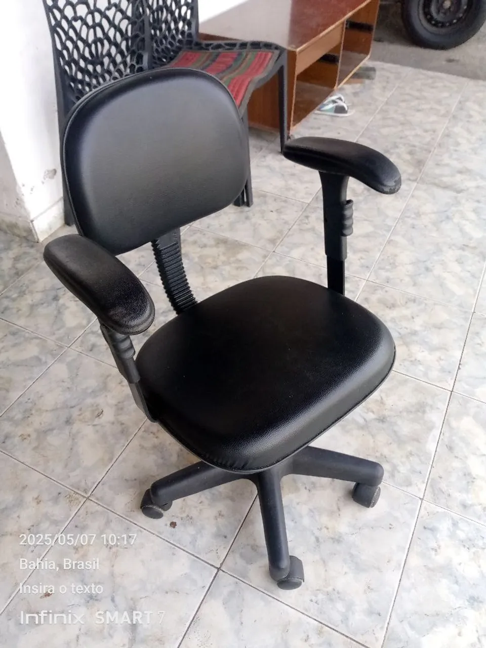 Cadeira de Escritório Giratória com Rodas