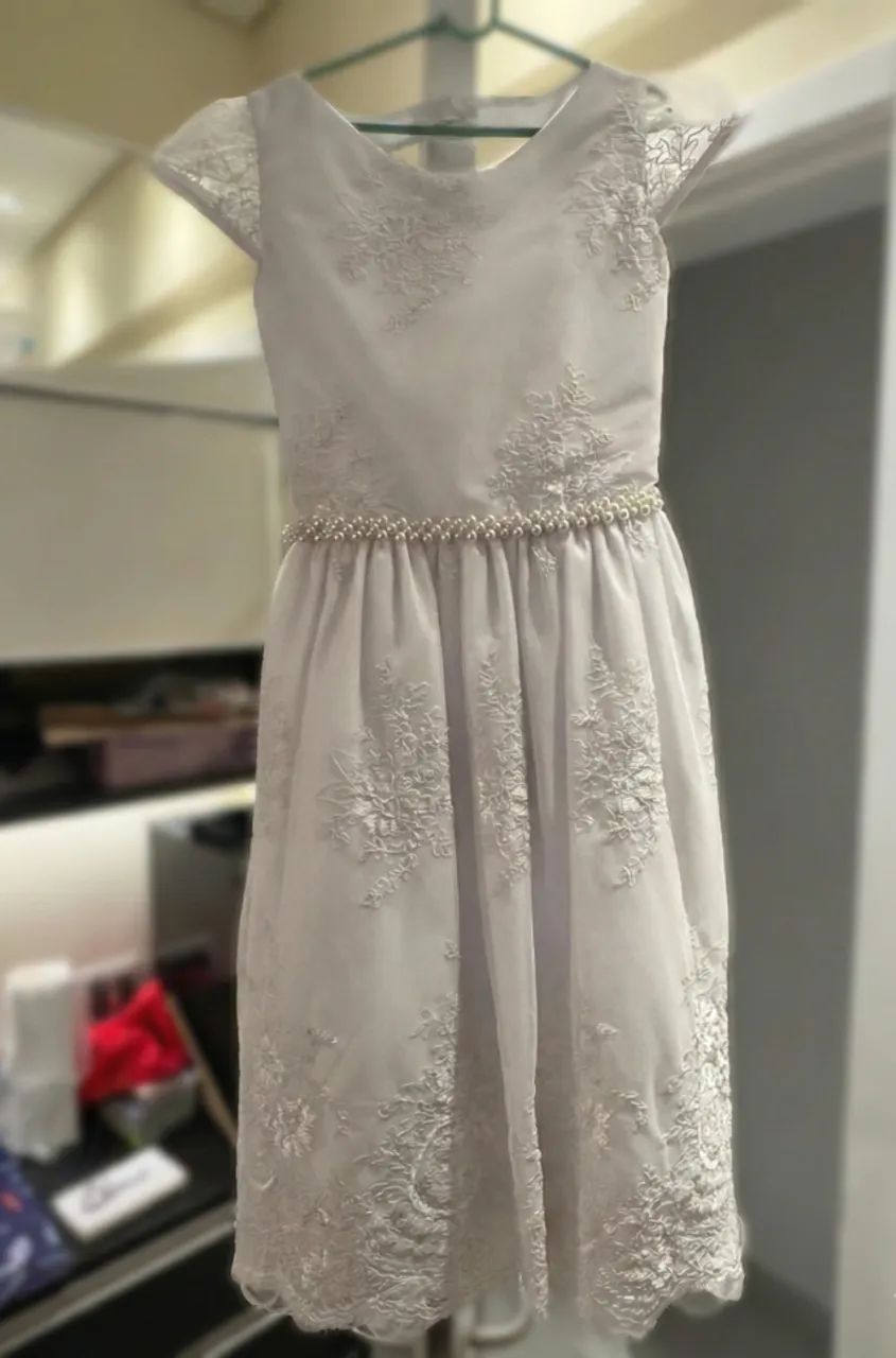 Vestido branco rendado